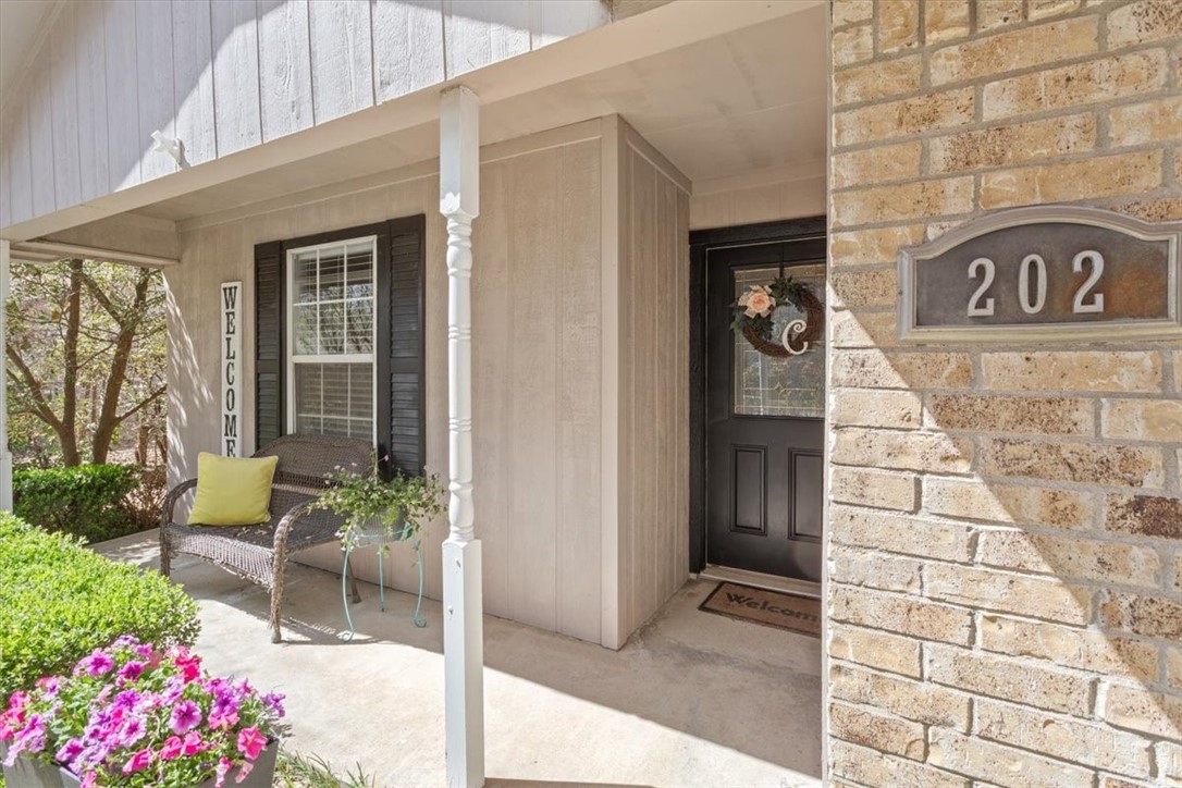 202 Thompson Circle, Lorena, Texas image 2