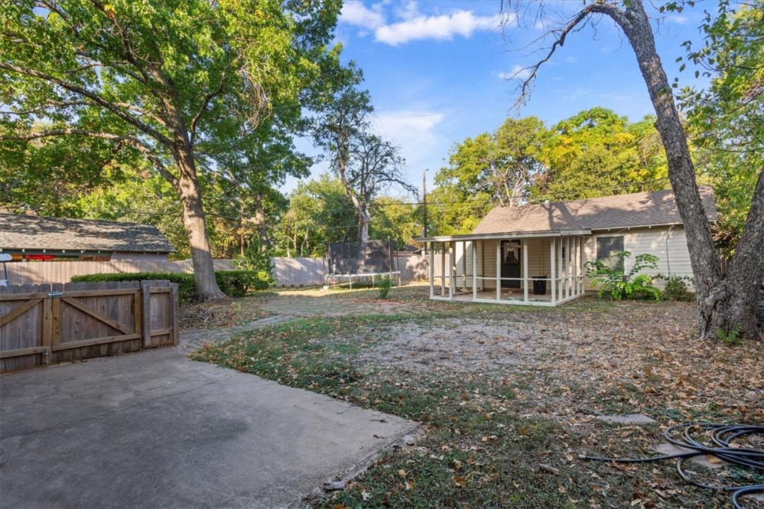 2909 Sanger Avenue, Waco, Texas image 27