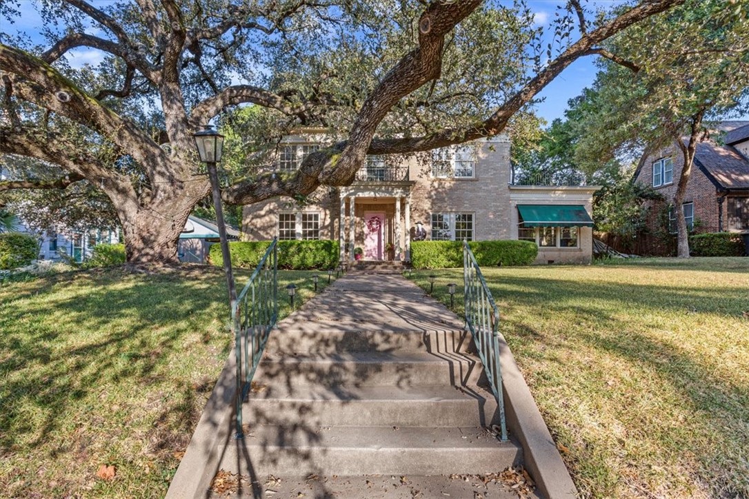 2909 Sanger Avenue, Waco, Texas image 4