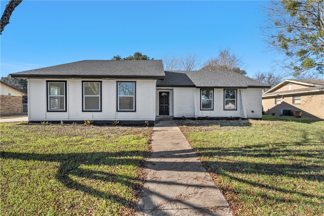 337 Travis Lane, Hewitt, Texas image 1