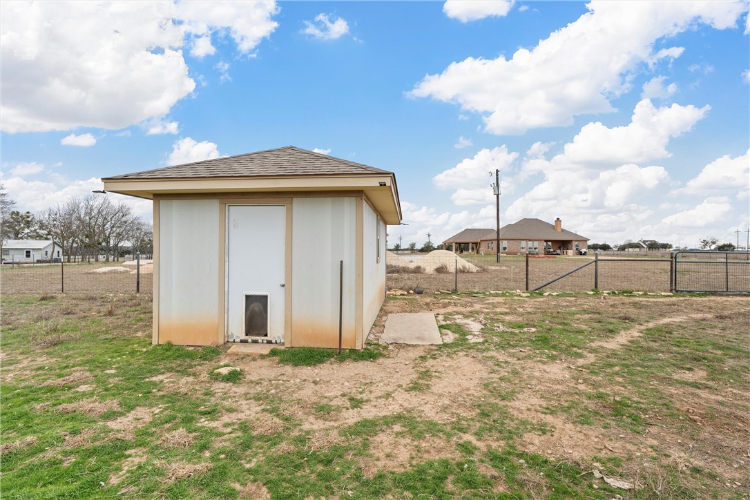 9072 N Lone Star Parkway, Crawford, Texas image 25