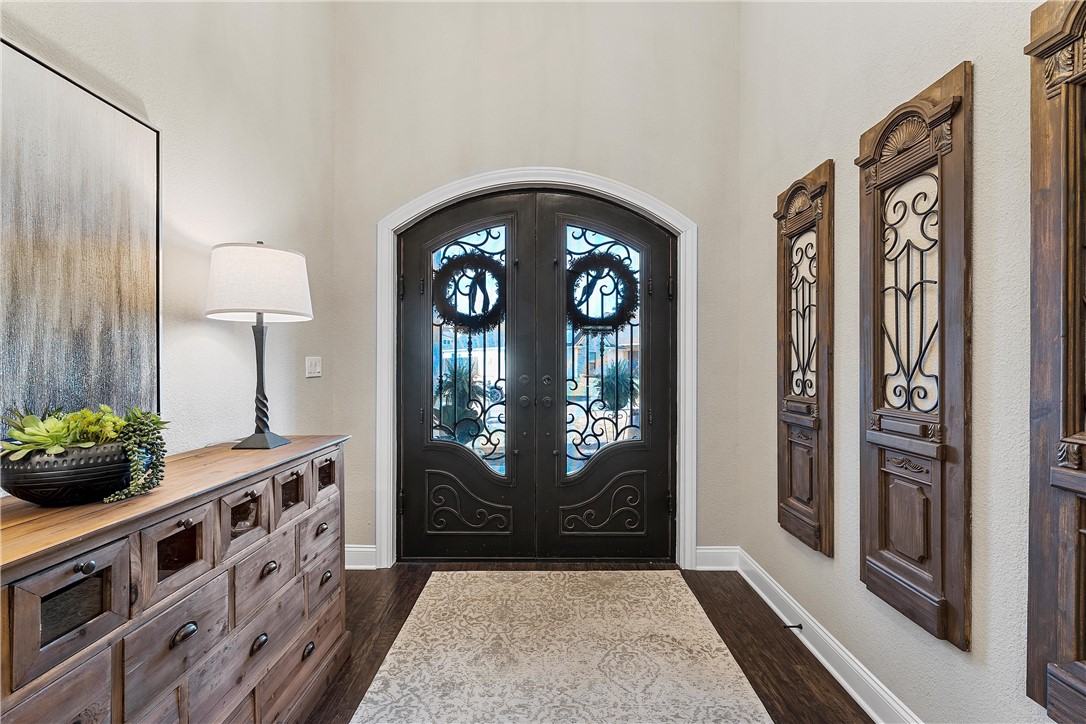 308 Wycliff Drive, China Spring, Texas image 3