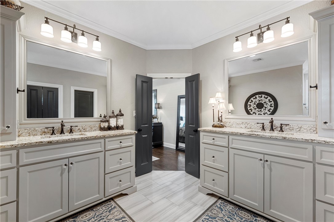 308 Wycliff Drive, China Spring, Texas image 16