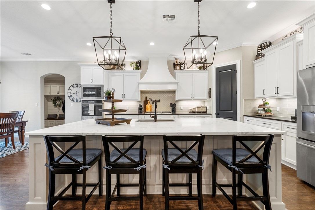 308 Wycliff Drive, China Spring, Texas image 7