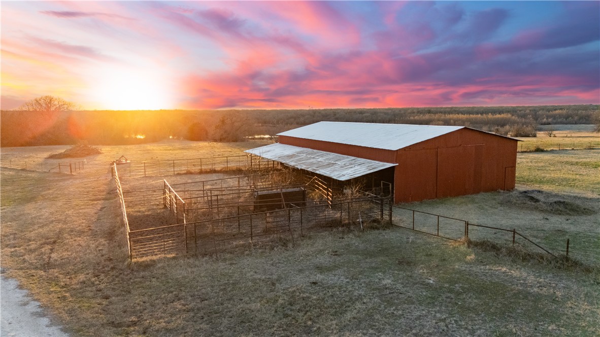 717 Oak Knoll Lane, Elm Mott, Texas image 12