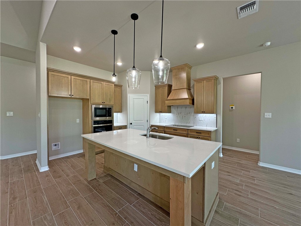 135 Lasso Loop, Lorena, Texas image 14