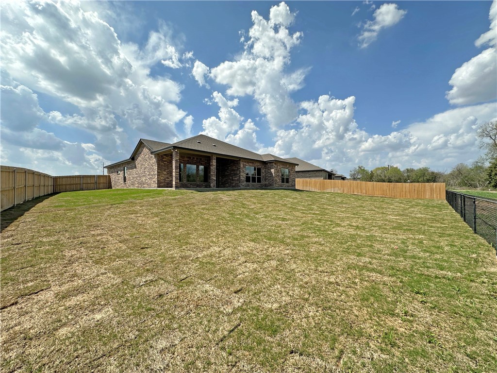 135 Lasso Loop, Lorena, Texas image 32