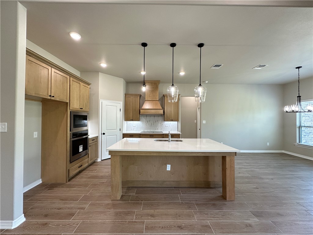 135 Lasso Loop, Lorena, Texas image 12