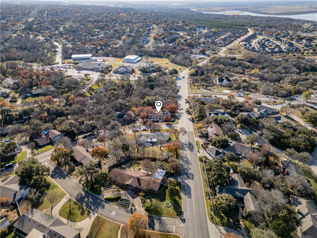 1040 Cardinal Drive, Woodway, Texas image 46