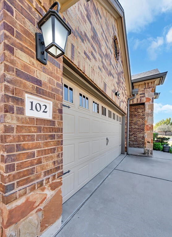 102 Livingston Court, Waco, Texas image 2