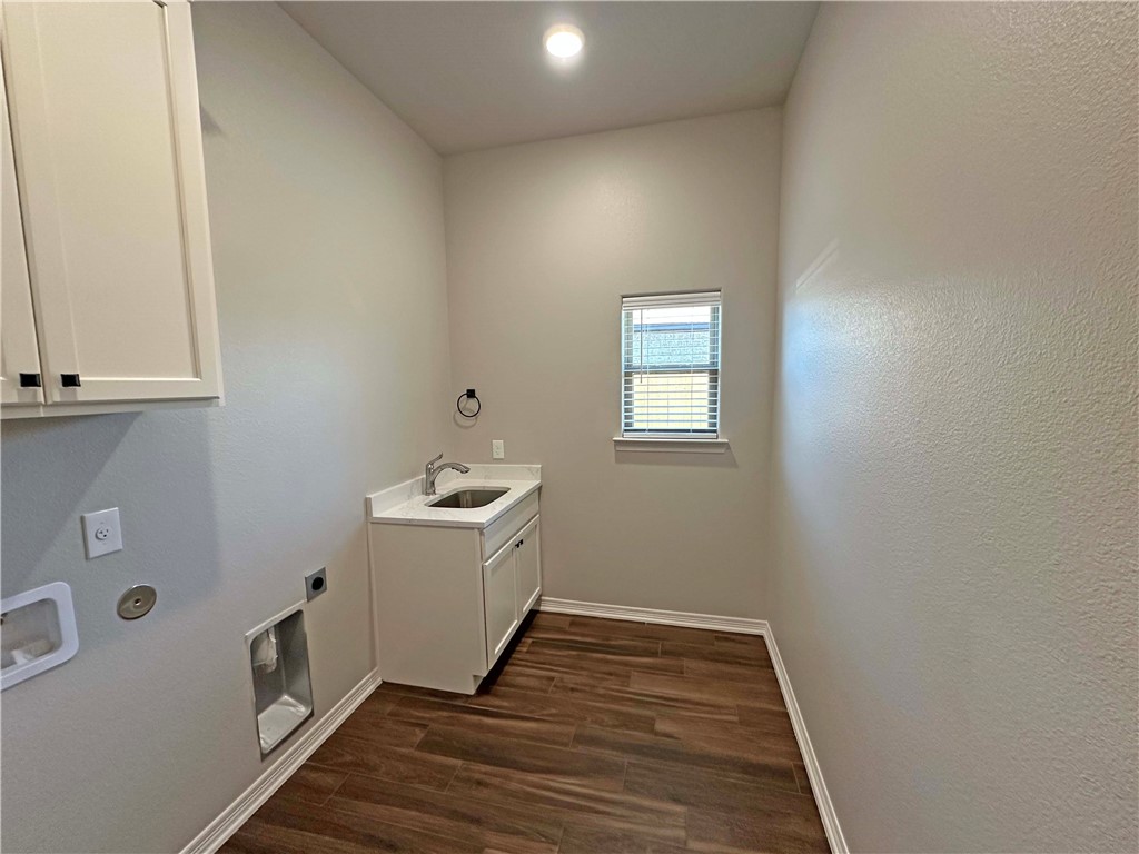 137 Lasso Loop, Lorena, Texas image 13
