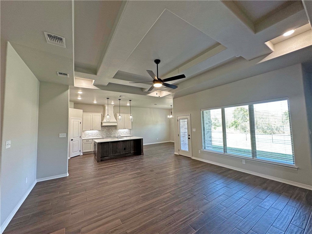 137 Lasso Loop, Lorena, Texas image 6