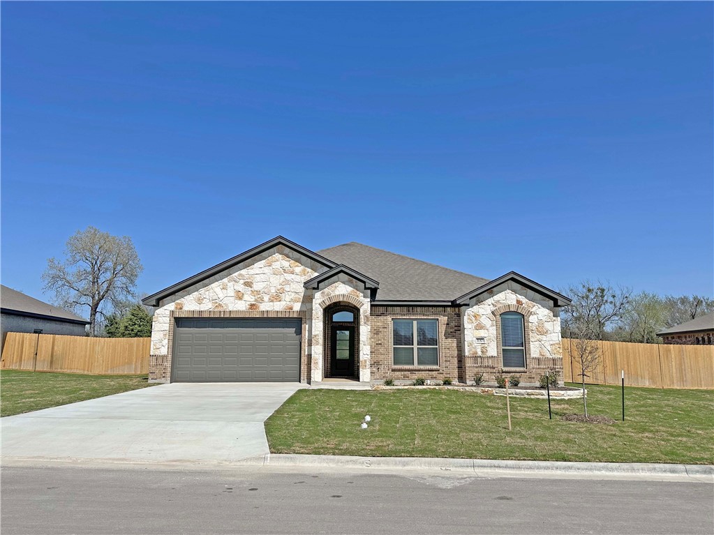 137 Lasso Loop, Lorena, Texas image 2