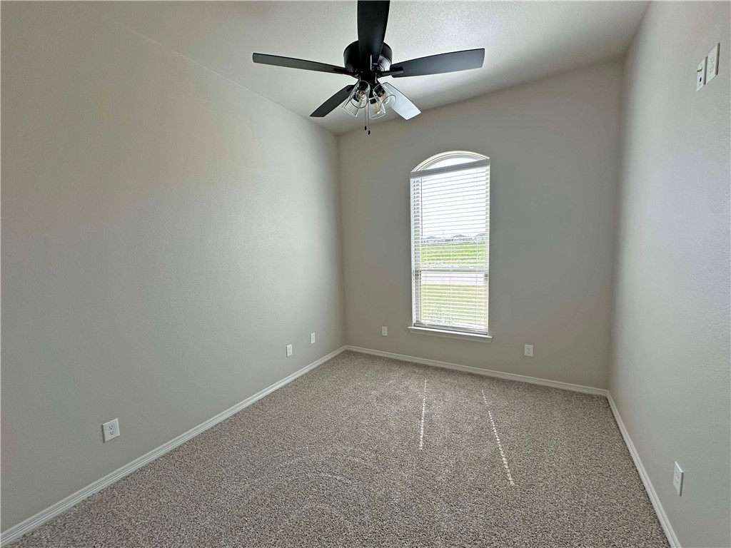 137 Lasso Loop, Lorena, Texas image 18