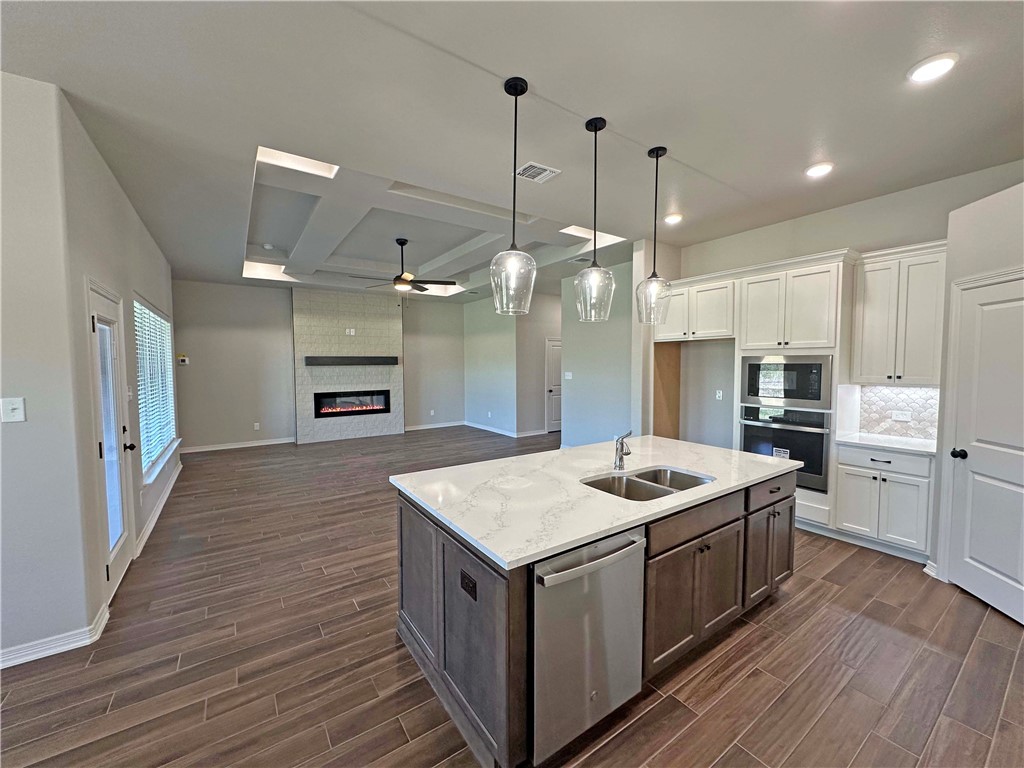 137 Lasso Loop, Lorena, Texas image 10