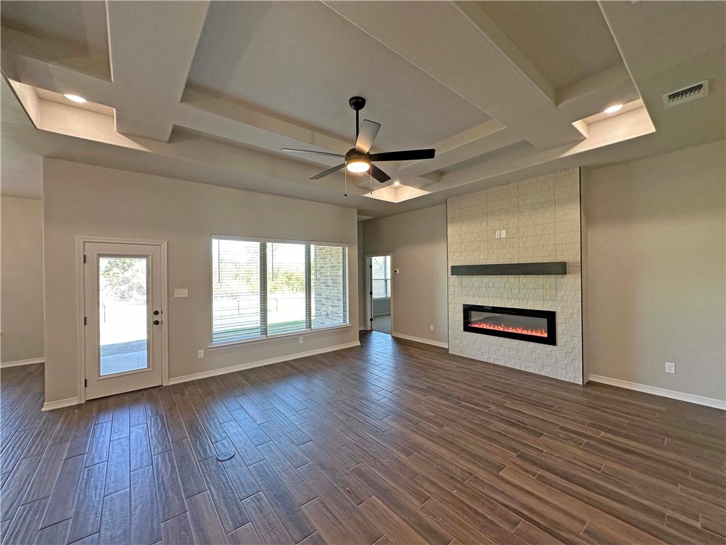 137 Lasso Loop, Lorena, Texas image 5