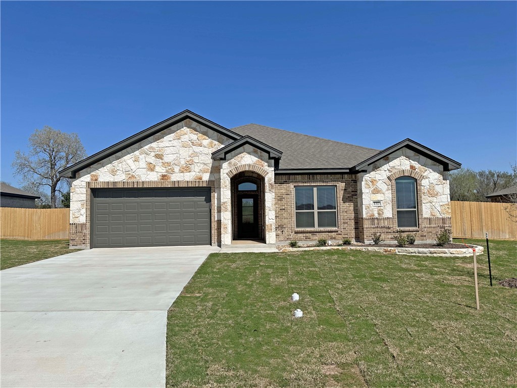 137 Lasso Loop, Lorena, Texas image 3