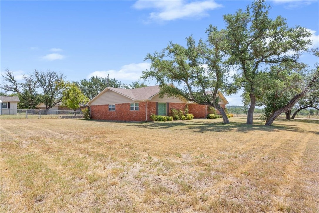 151 Cr 3255, Clifton, Texas image 2