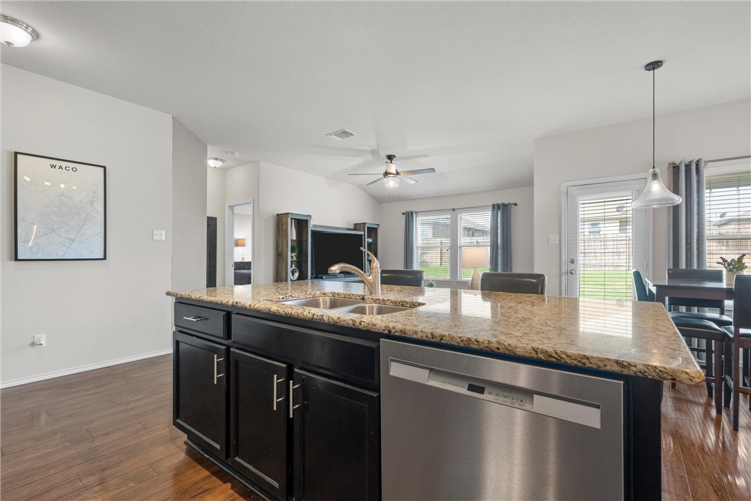 2705 Gilchrist Drive, Lorena, Texas image 4
