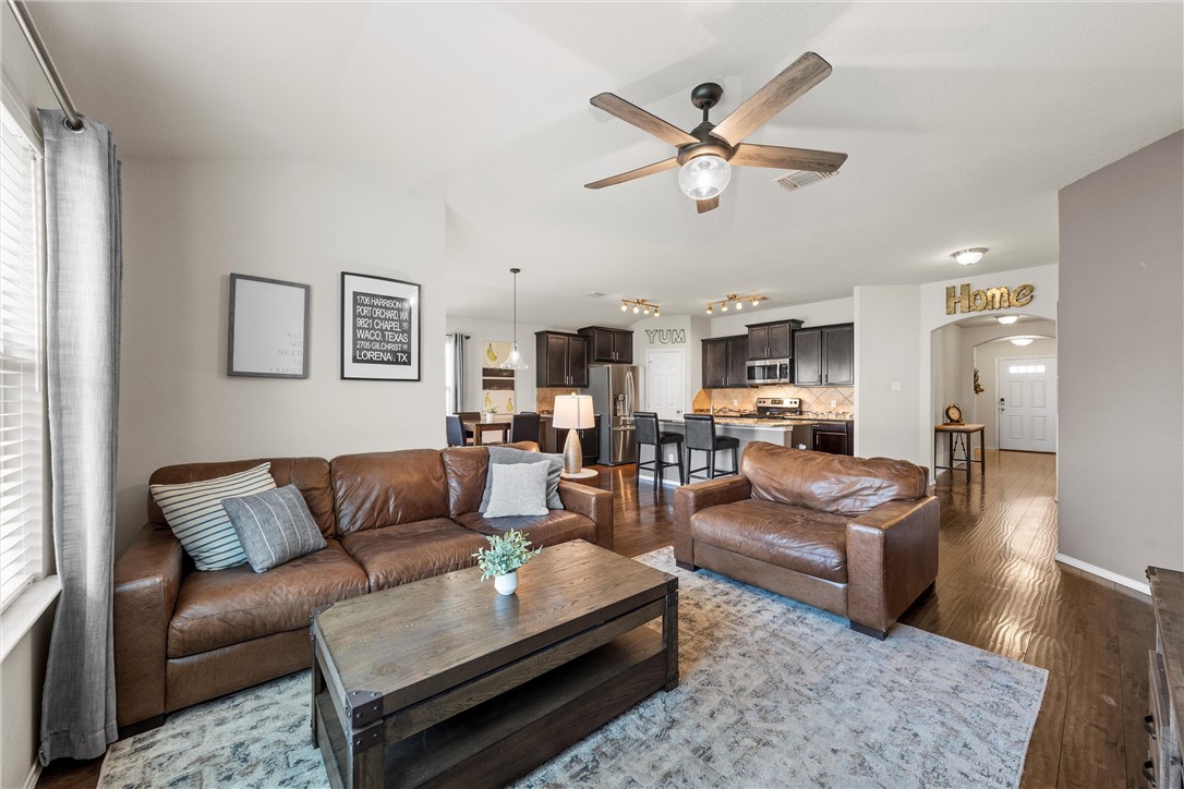 2705 Gilchrist Drive, Lorena, Texas image 2