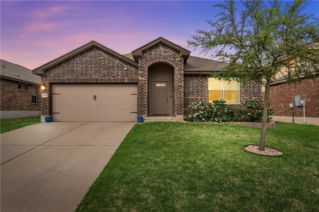 2705 Gilchrist Drive, Lorena, Texas image 1