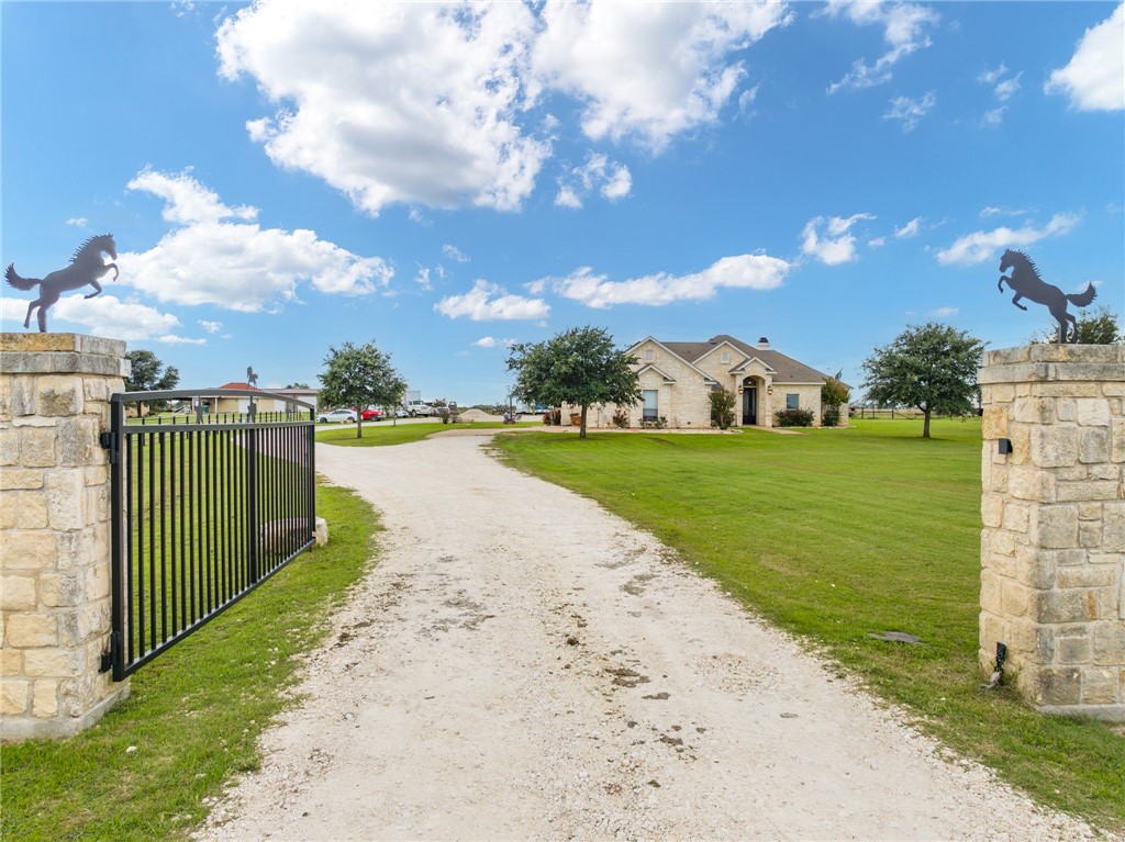 3243 N Lone Star Parkway, McGregor, Texas image 2