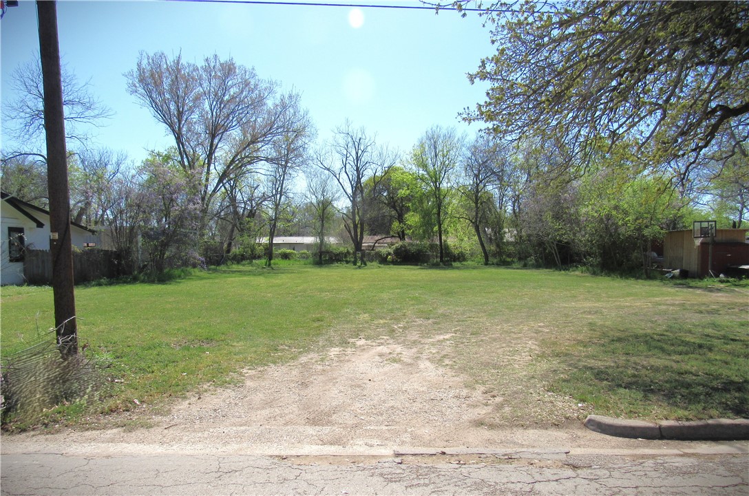 208 Walnut Street, Waco, Texas image 3
