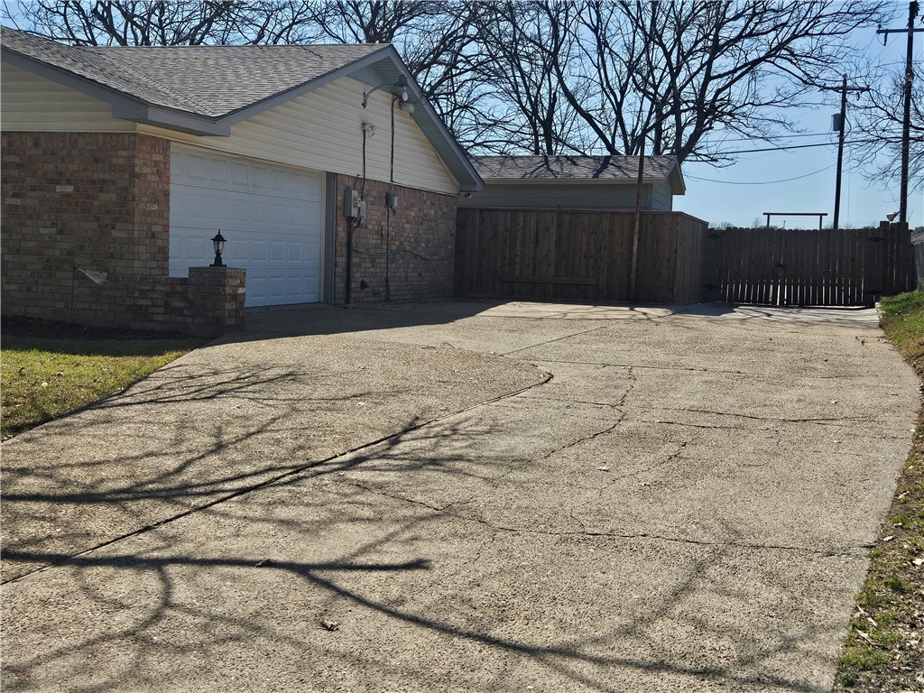 429 Lindenwood Lane, Hewitt, Texas image 36
