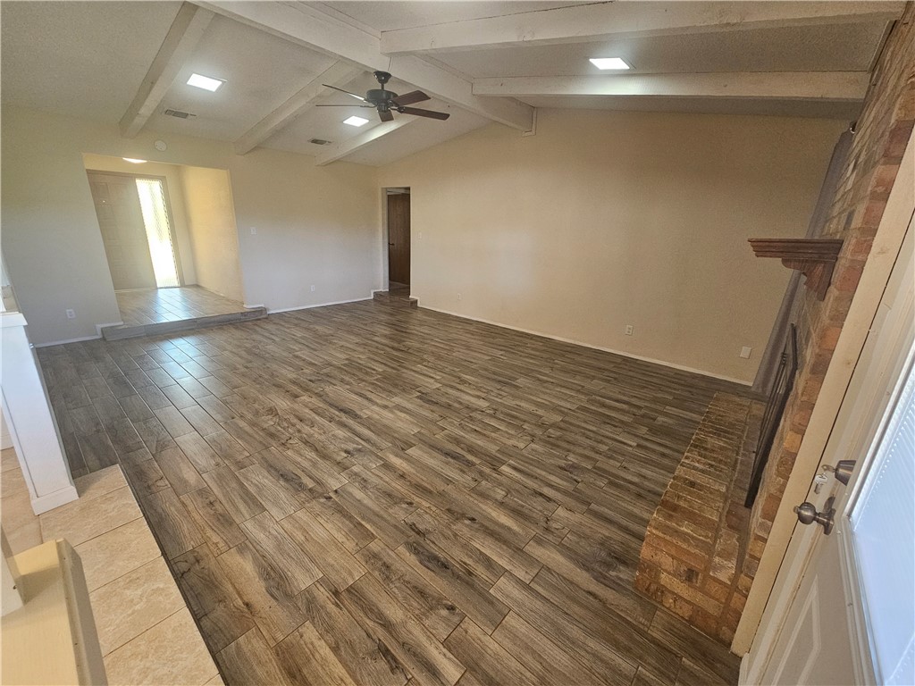 429 Lindenwood Lane, Hewitt, Texas image 3