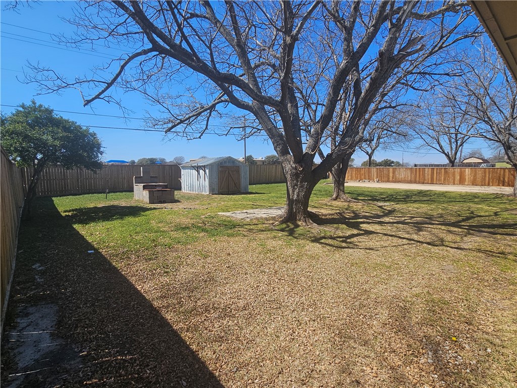 429 Lindenwood Lane, Hewitt, Texas image 30