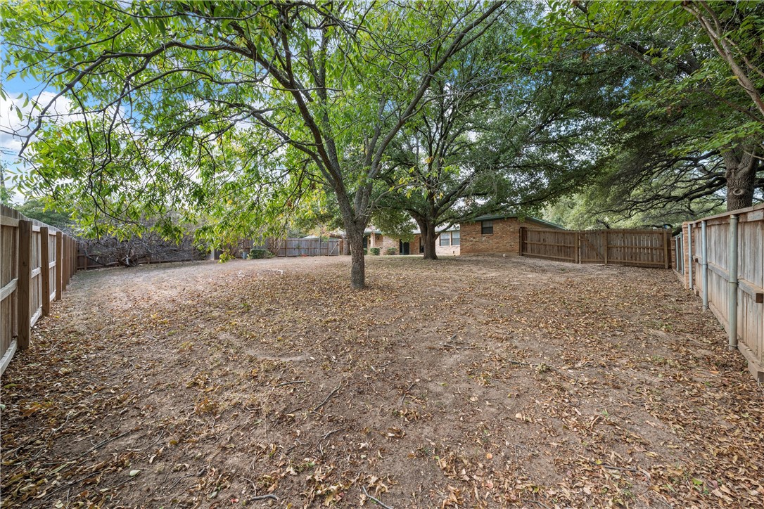 9901 Oak Ridge Circle, Woodway, Texas image 30