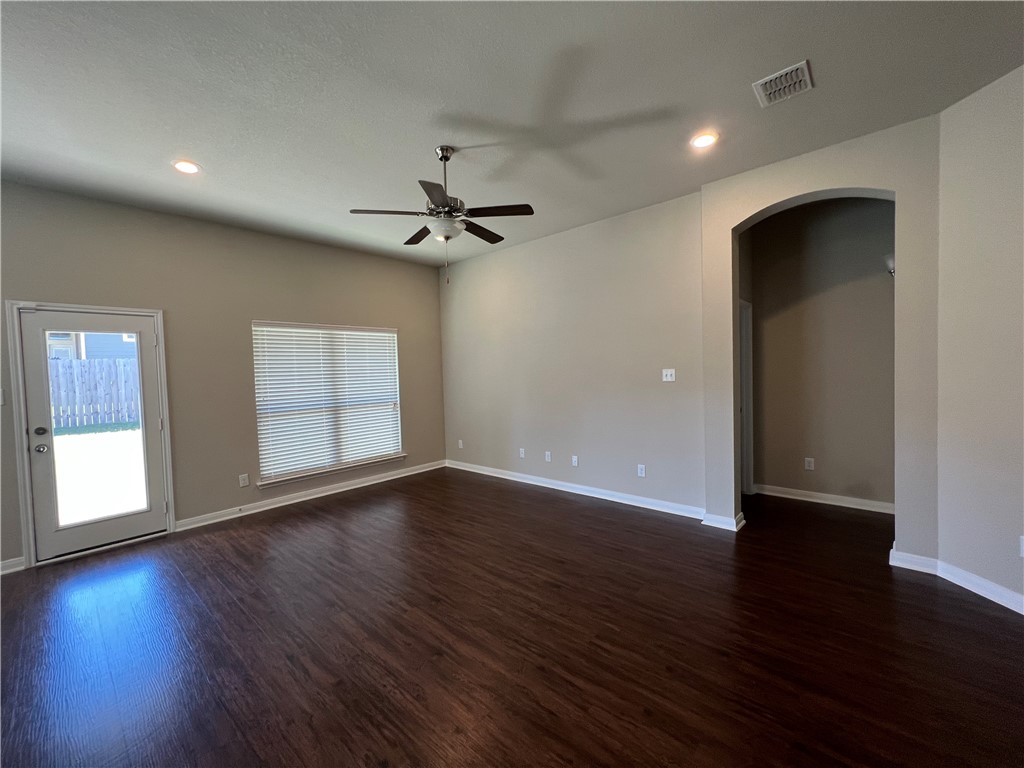 2917 Gilchrist Drive, Lorena, Texas image 6