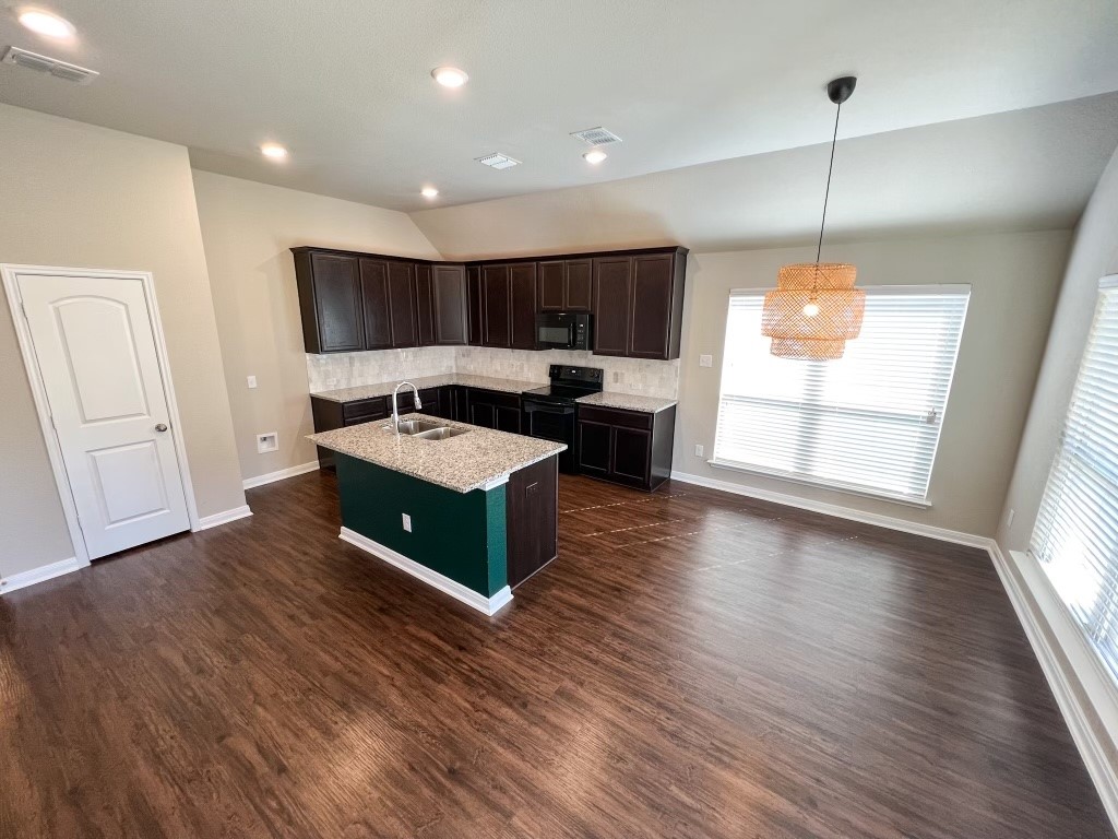 2917 Gilchrist Drive, Lorena, Texas image 7