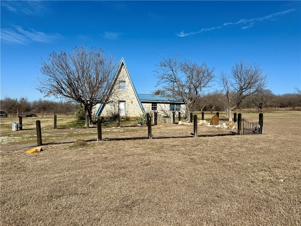 537 Hcr 1221, Blum, Texas image 4