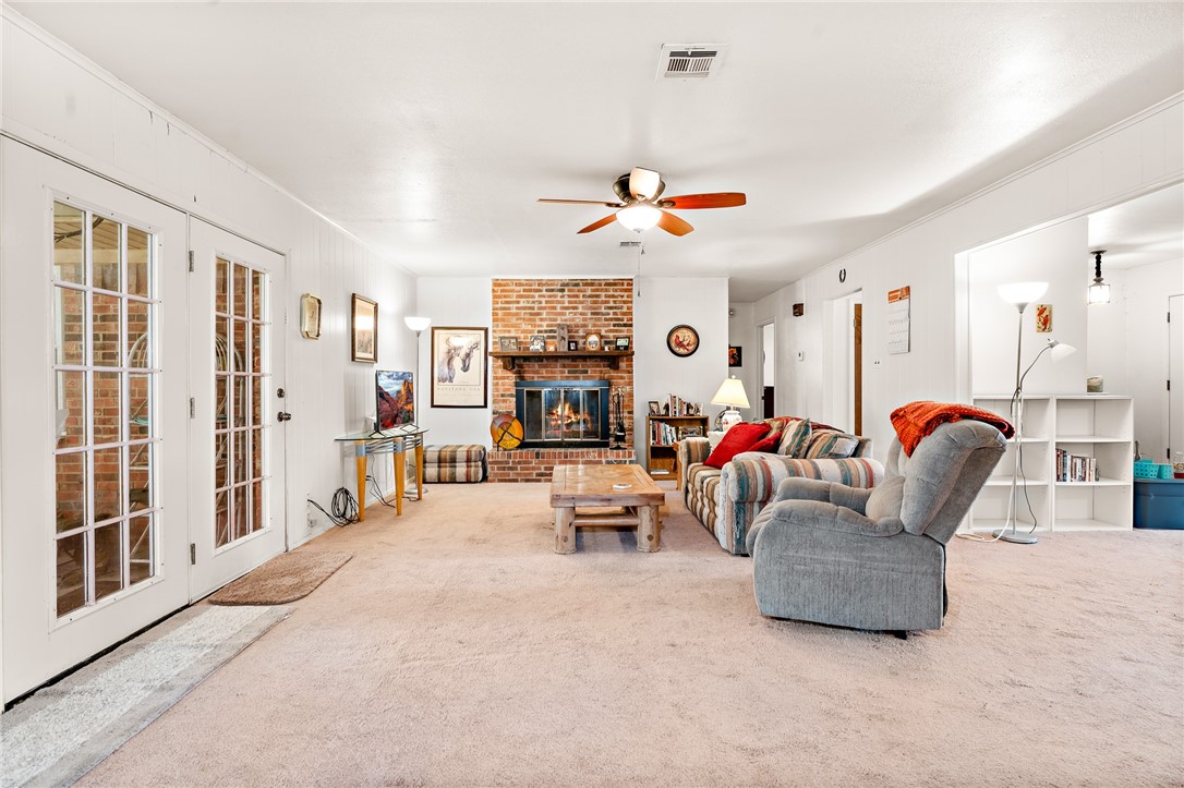 1187 Ross Road, Elm Mott, Texas image 7