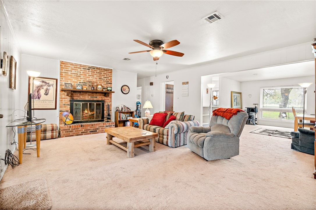1187 Ross Road, Elm Mott, Texas image 5
