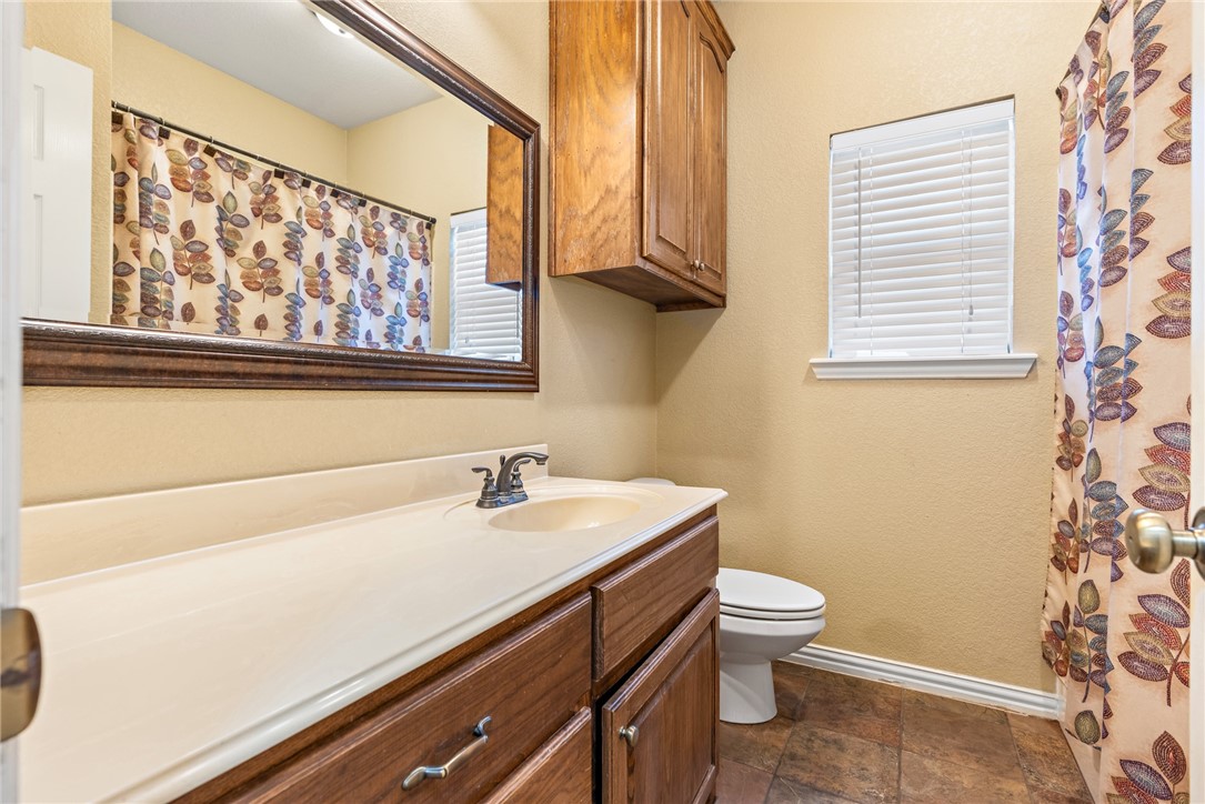 609 N Harrison Street, West, Texas image 34