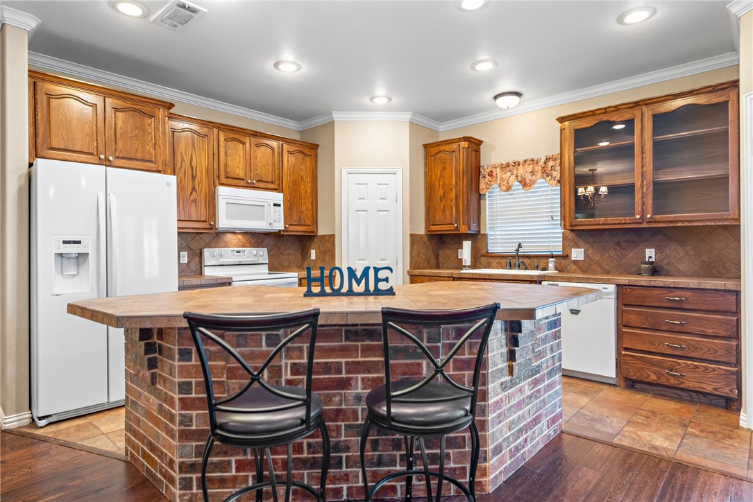 609 N Harrison Street, West, Texas image 17