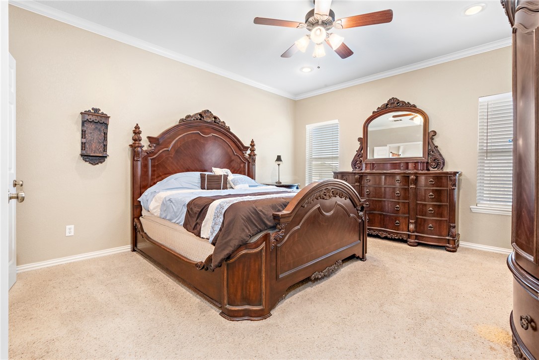 609 N Harrison Street, West, Texas image 22