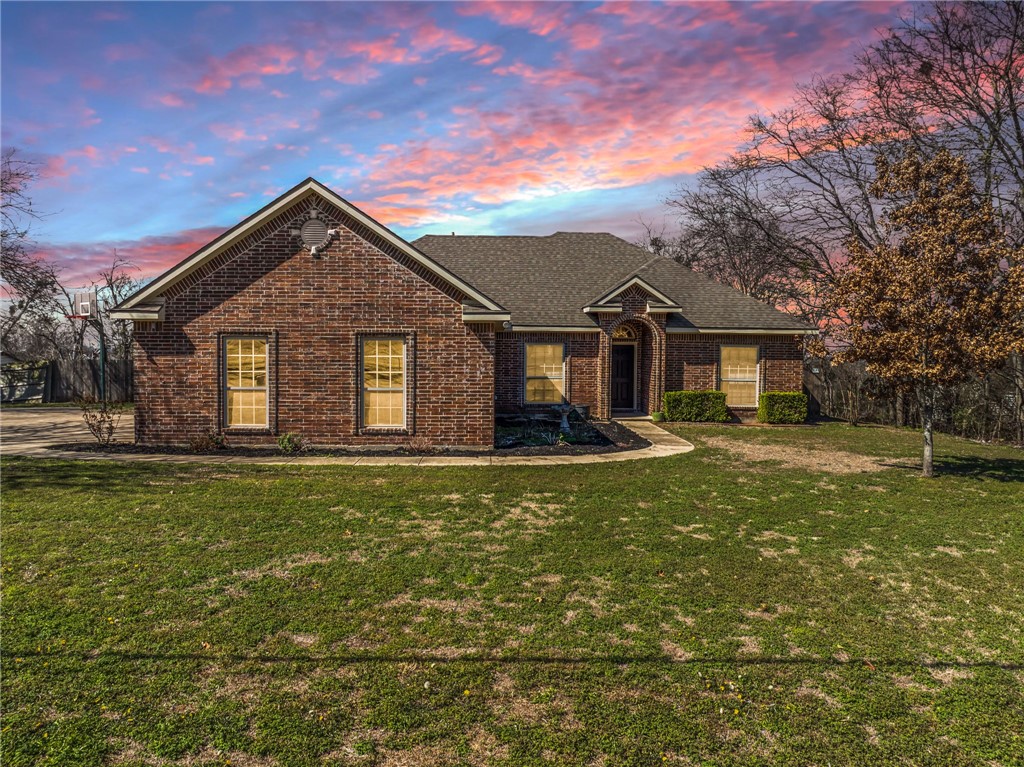 609 N Harrison Street, West, Texas image 1