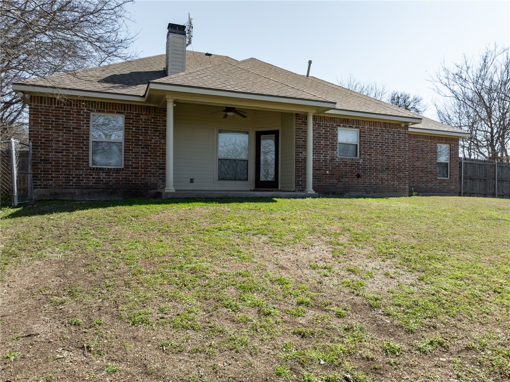 609 N Harrison Street, West, Texas image 9