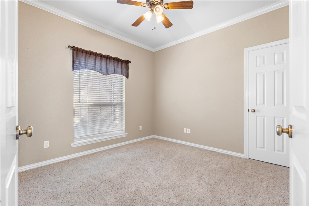 609 N Harrison Street, West, Texas image 11