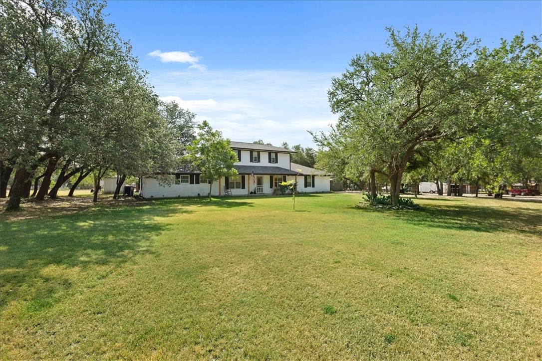 7474 N Lone Star Parkway, Crawford, Texas image 25