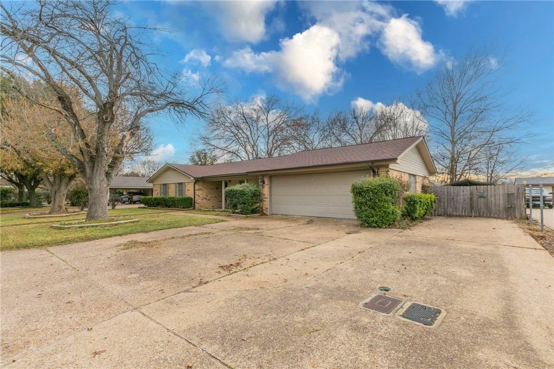 9413 Village Lake Circle, Waco, Texas image 24