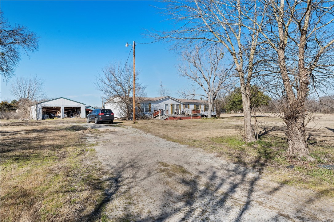 3725 Bluhm Road, West, Texas image 3