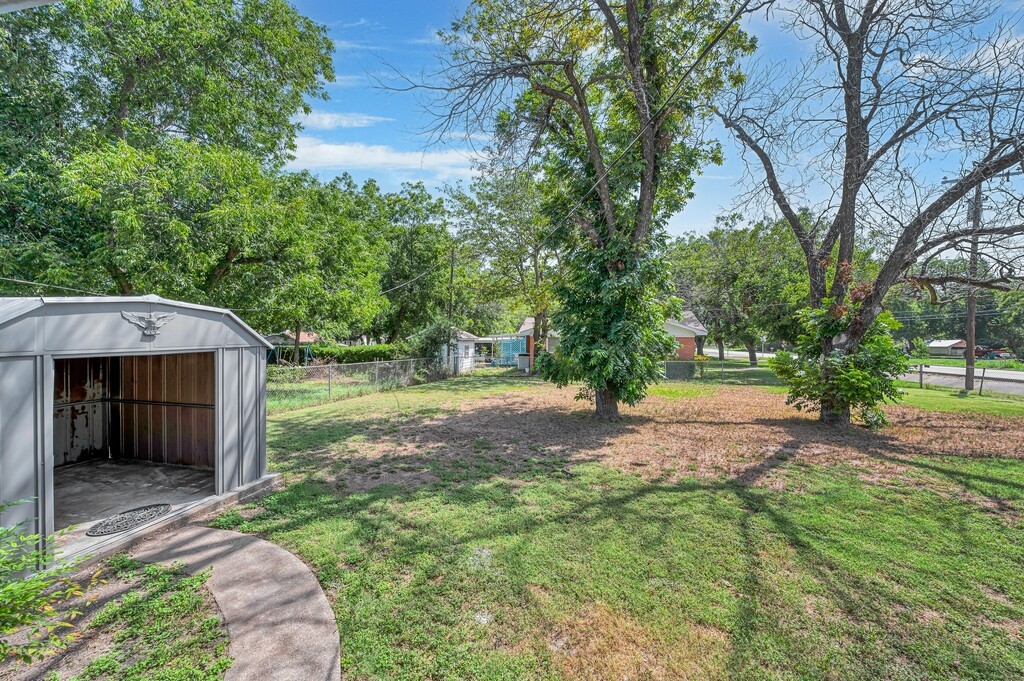 103 N Ave P, Clifton, Texas image 28