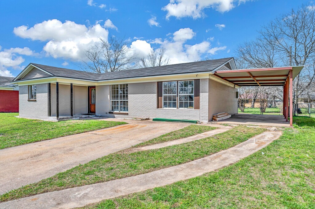 4310 Gram Lane, Waco, Texas image 2