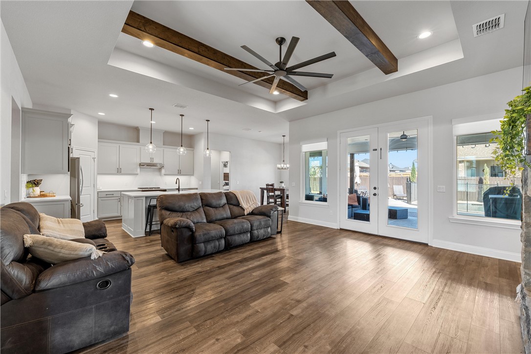 10101 Wildberry Drive, Woodway, Texas image 4