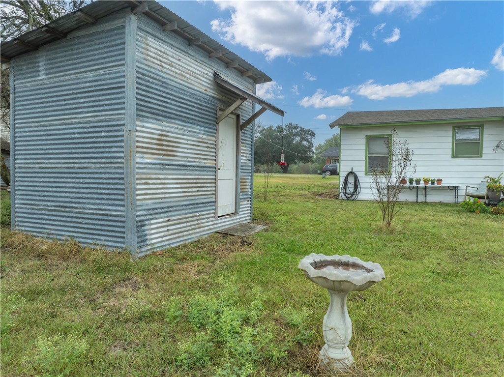 108 N Heflin Street, Frost, Texas image 17