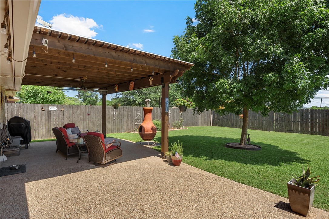 306 Silver Spur Trail, McGregor, Texas image 26